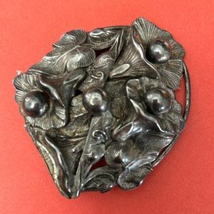 Silver metal scarf clip